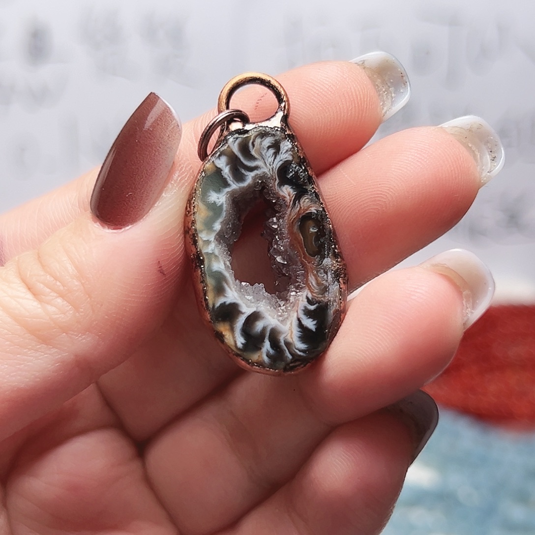 玛瑙/玉髓未镶嵌珠宝半成品t396水晶玛瑙共生黑白