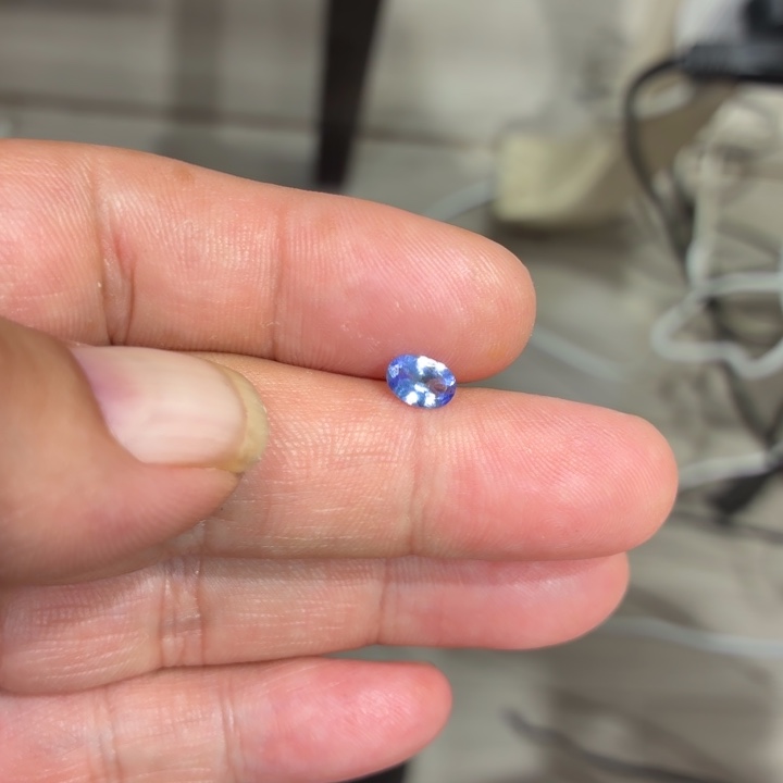 未镶嵌坦桑石裸石裸石1粒