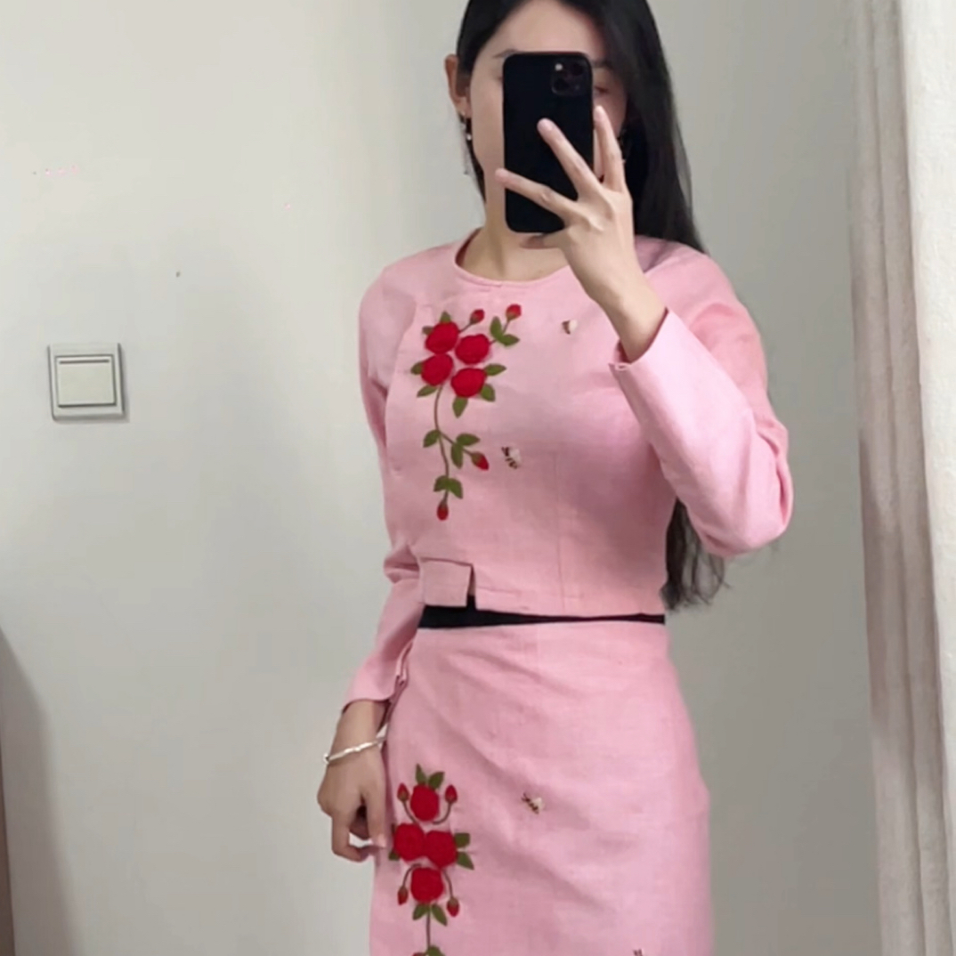 粉色玫瑰花纯手工绣花长袖傣族泼水节套装