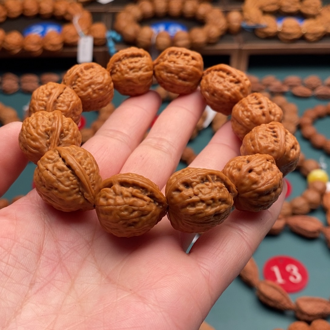 文玩核桃手串21尺寸麒麟一道筋