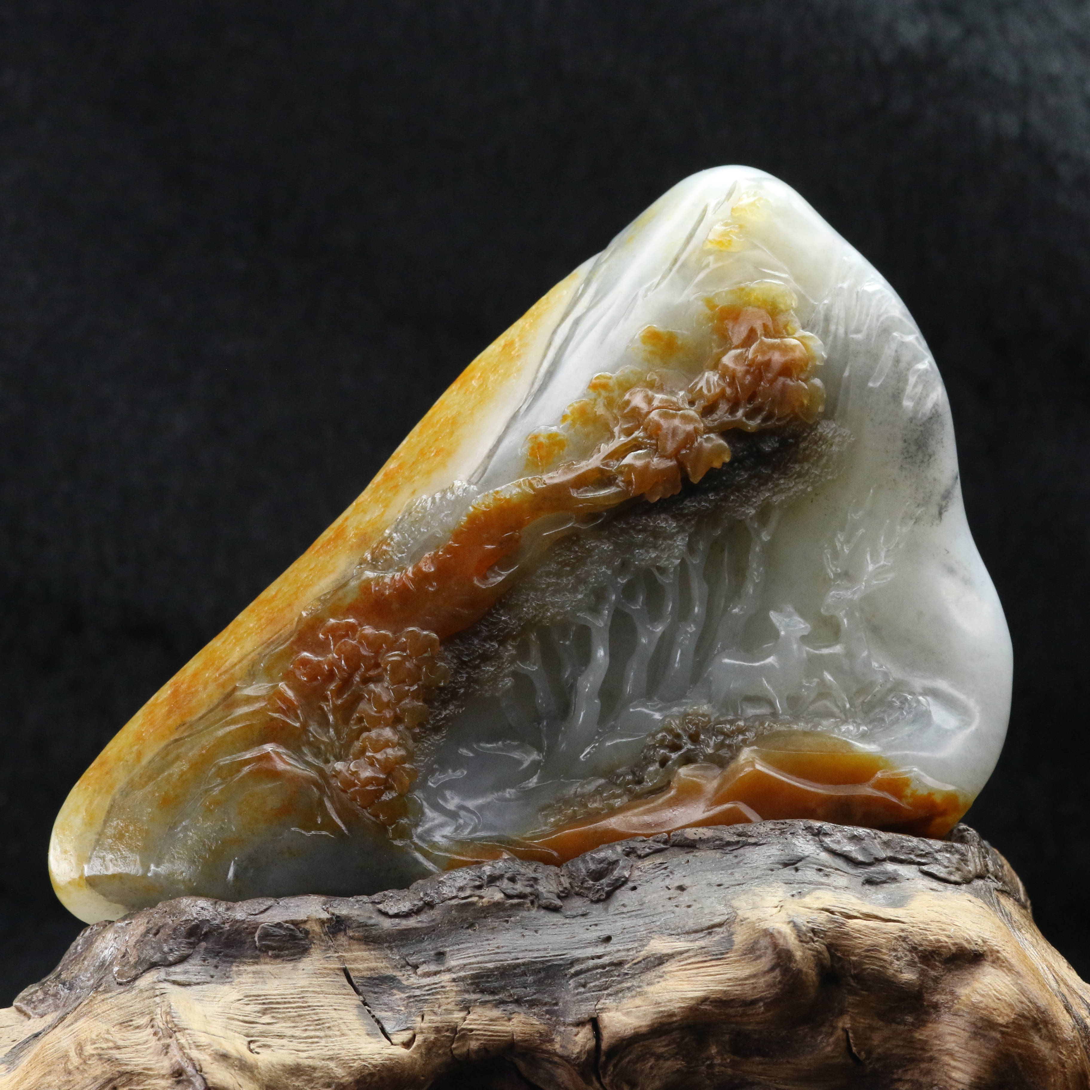 14和田玉红沁青花子儿林深见路摆件（吴家峰作/200199北京中保拍卖