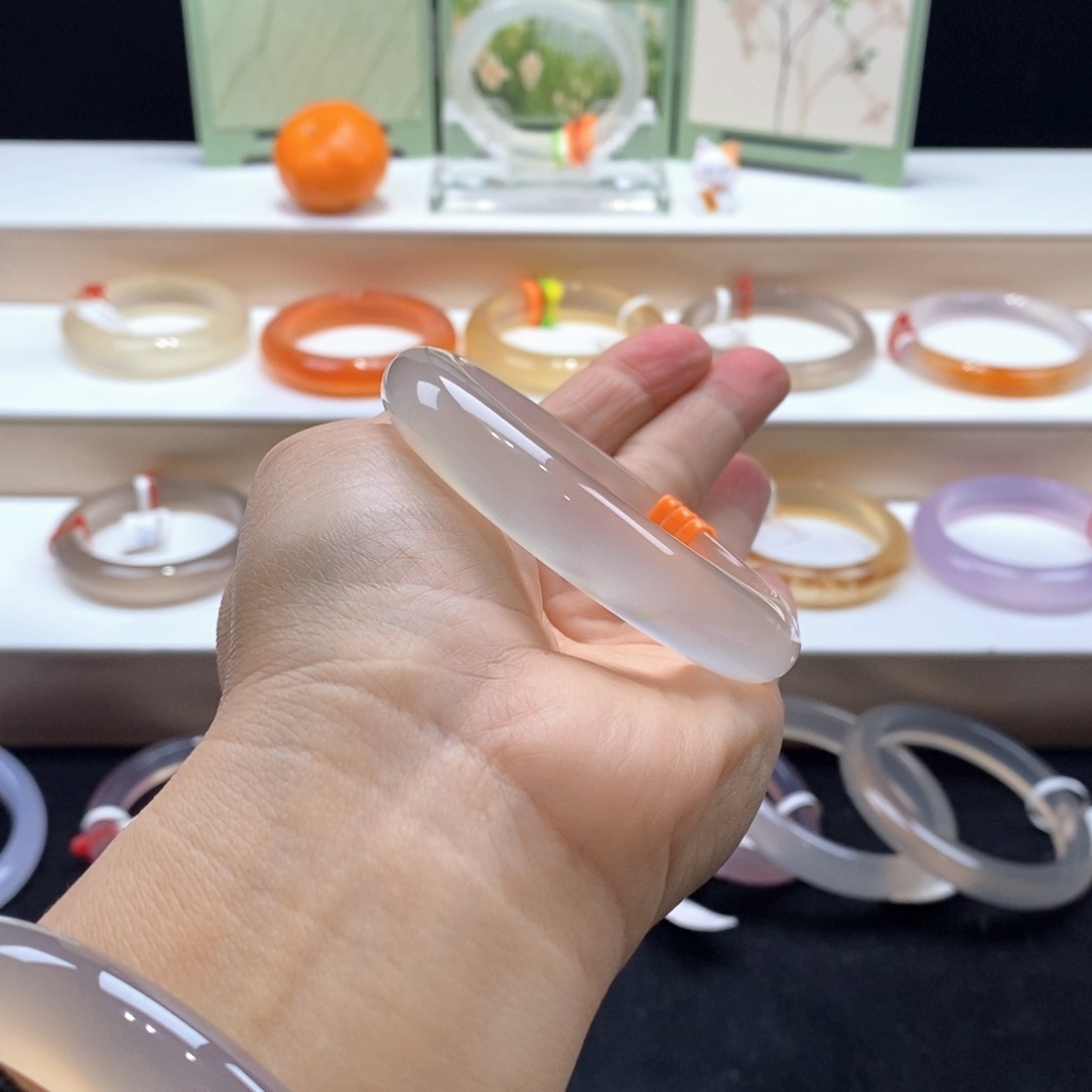 玛瑙/玉髓手镯未镶嵌