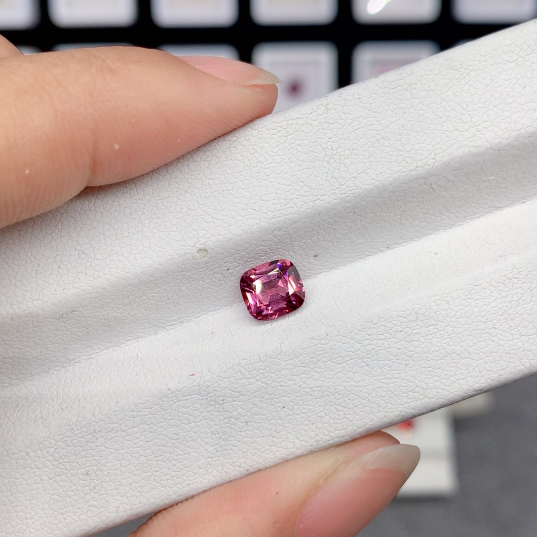 尖晶石裸石未镶嵌1.23克拉