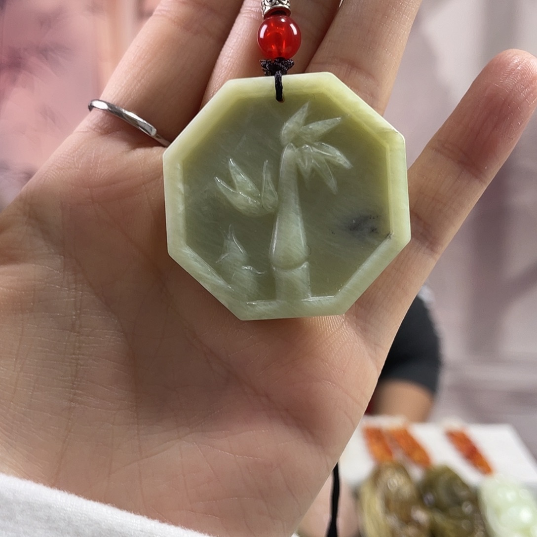 岫玉未镶嵌颈饰岫玉未镶嵌劲饰