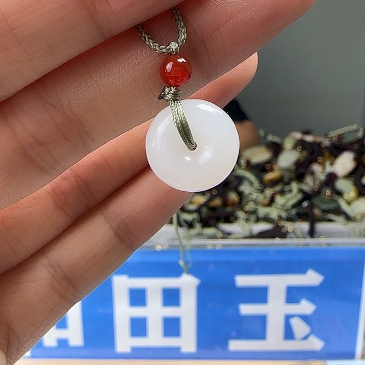 颈饰未镶嵌和田玉