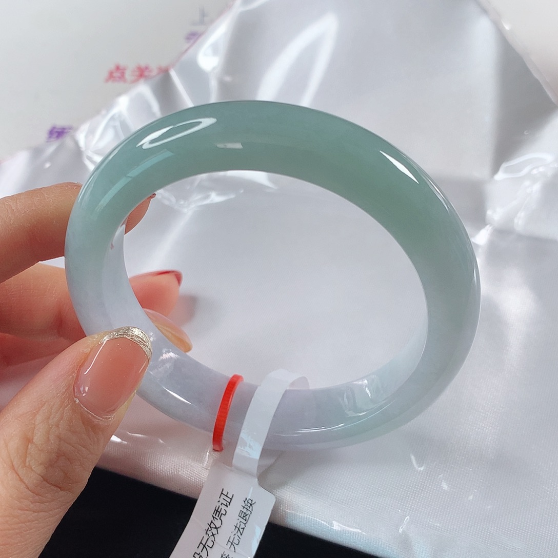 翡翠手镯未镶嵌 正圈