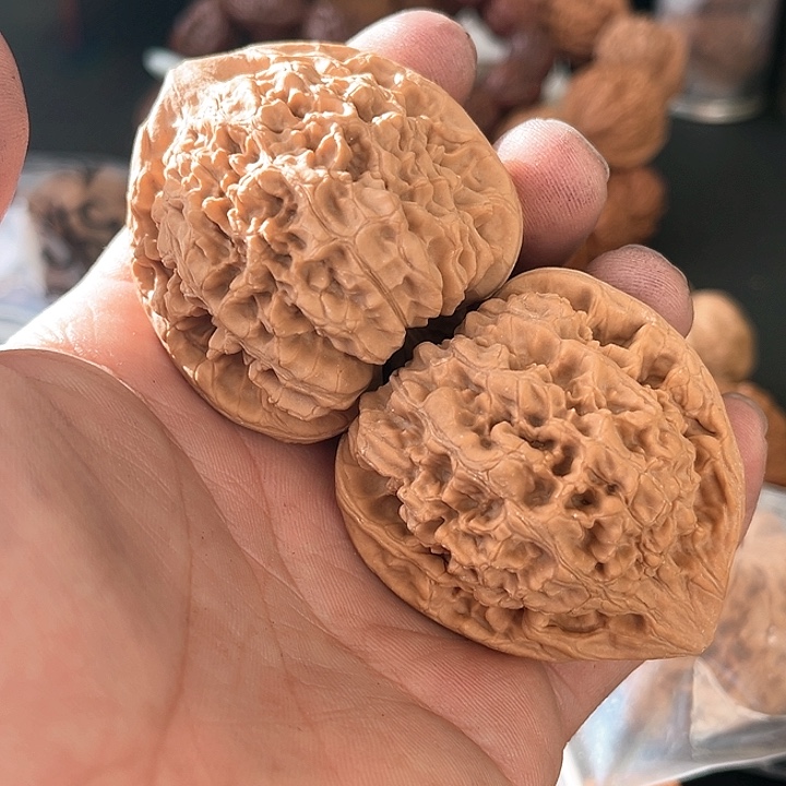 文玩核桃把件李*麒麟纹官帽