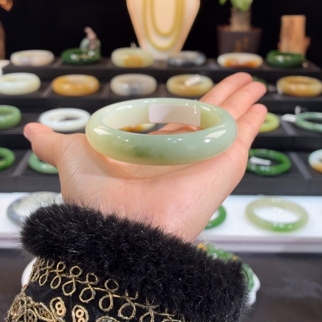 和田玉未镶嵌手镯且末蓝带翠54