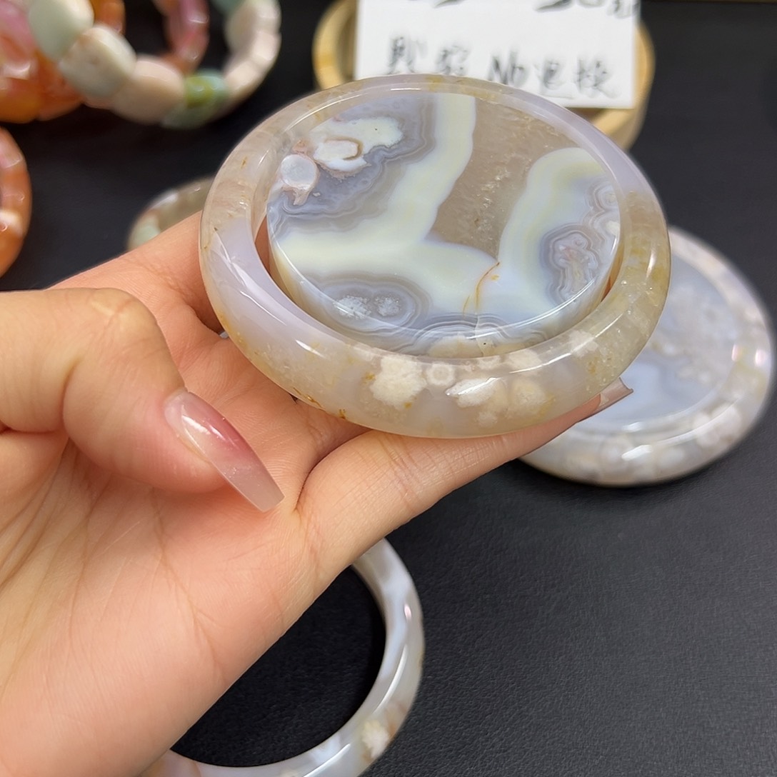 玛瑙/玉髓手镯未镶嵌?****儿59