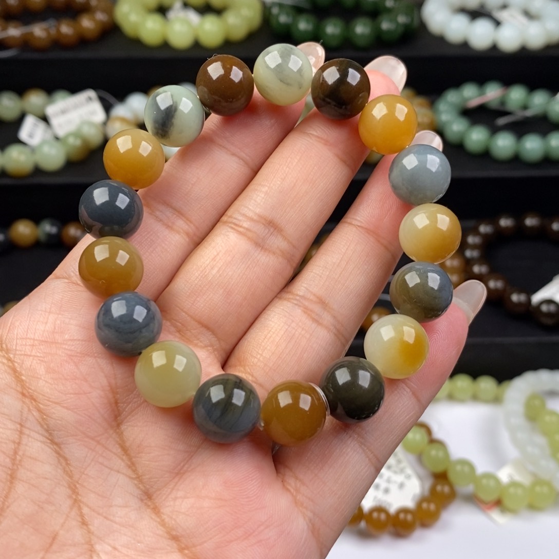 和田玉手串未镶嵌尘**事