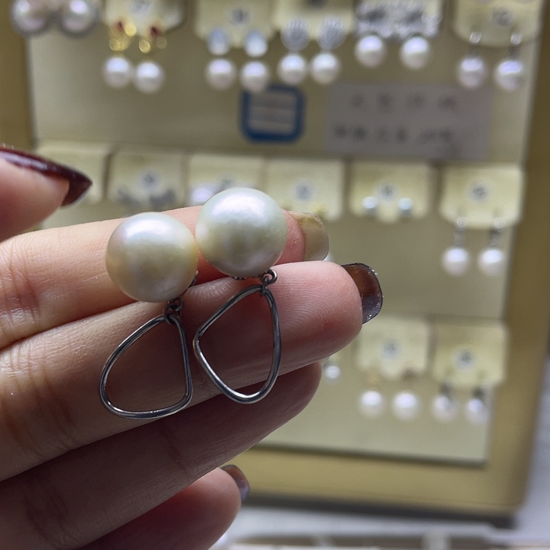 淡水珍珠银S925镶嵌耳饰