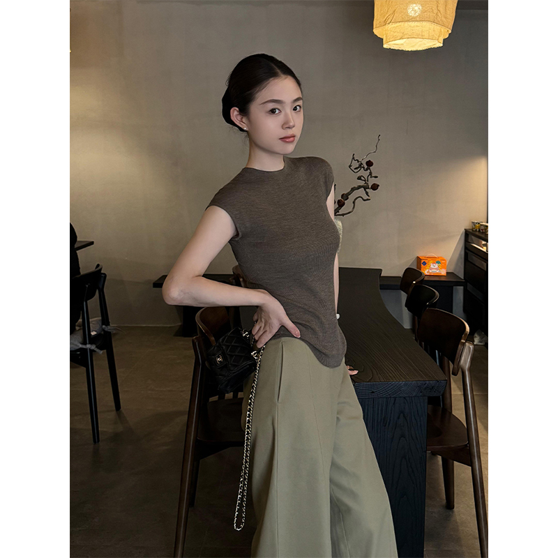 法式气质咖色冰丝薄款短袖针织衫女夏季御姐轻熟直筒裤子两件套装