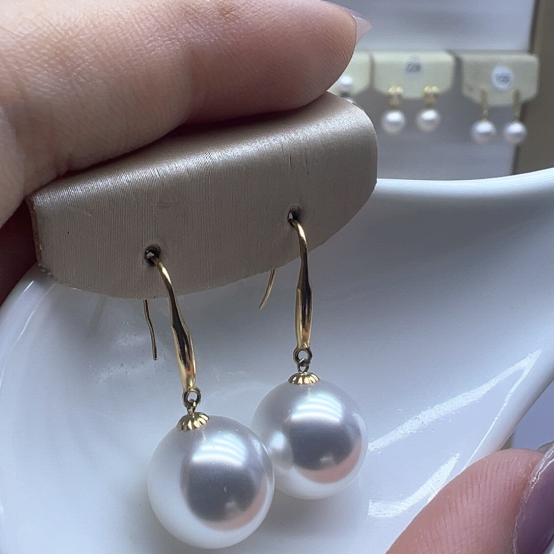 18K金镶嵌淡水珍珠耳饰