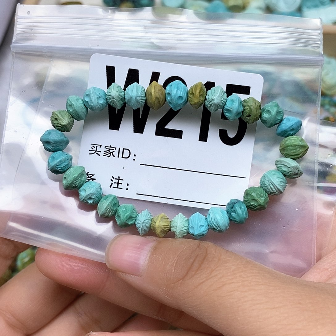 绿松石配饰未镶嵌