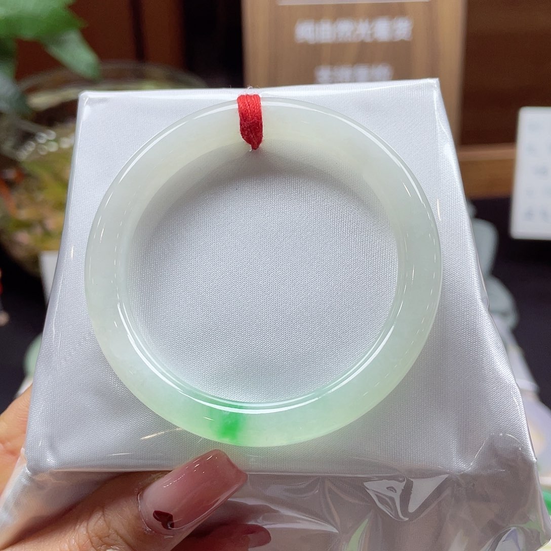 翡翠手镯未镶嵌80 号链接
