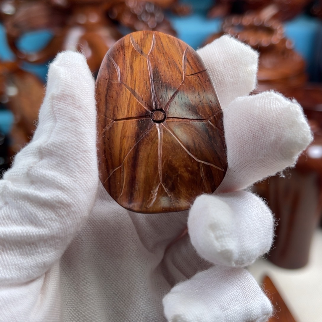 把件黄花梨/降香黄檀荷叶