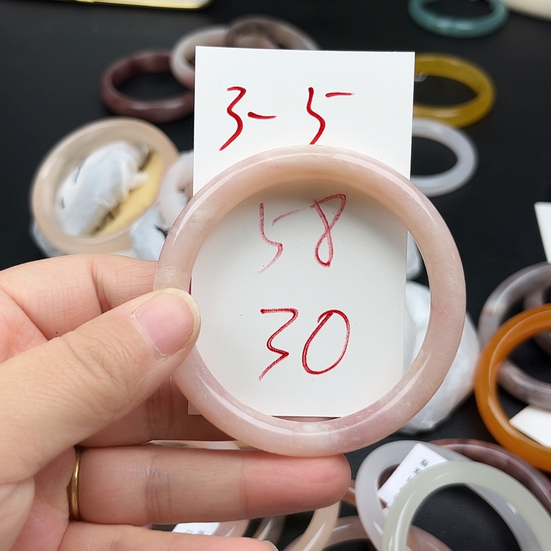 石英岩玉未镶嵌手镯3.5