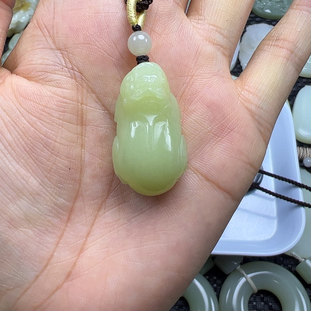 和田玉未镶嵌颈饰卡32（有棉漏）