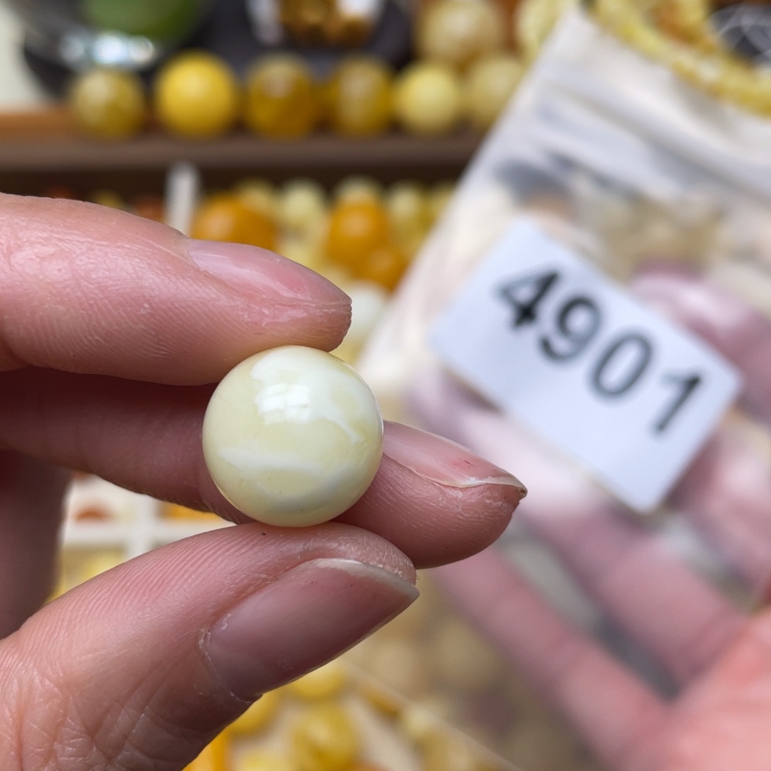 蜜蜡珠宝奇石未镶嵌黑点13.5