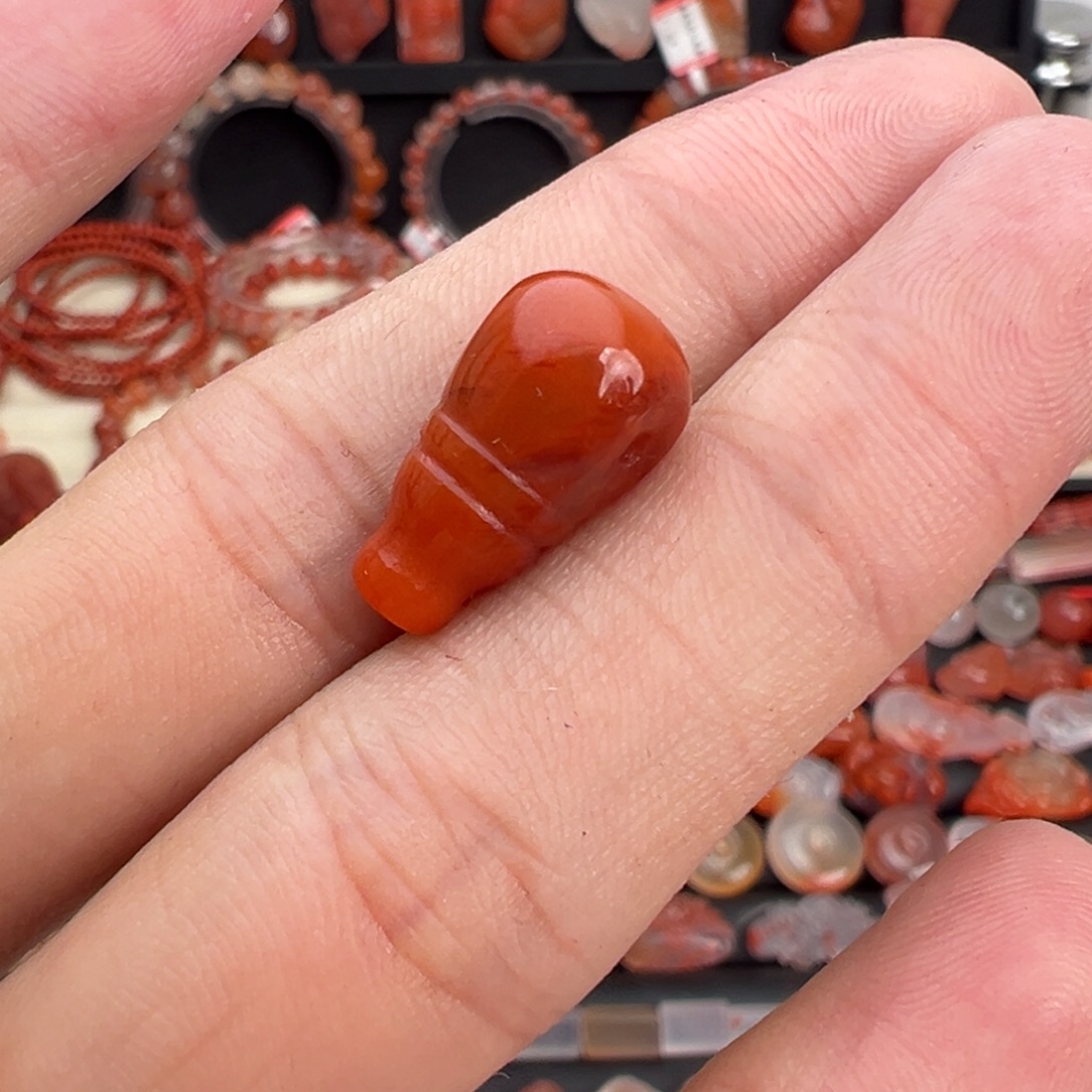 用***7南红玛瑙未镶嵌颈饰三通