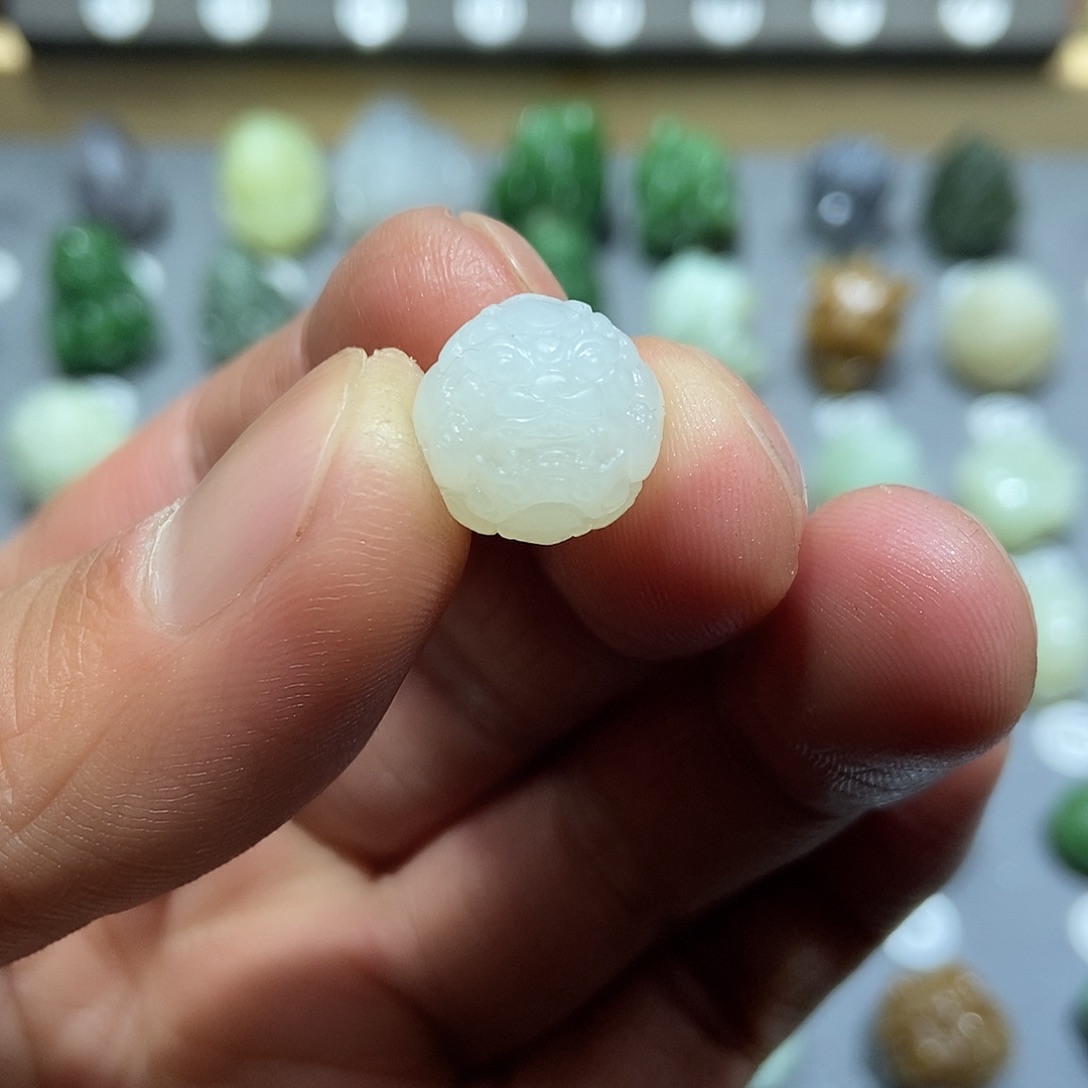 和田玉颈饰未镶嵌定制