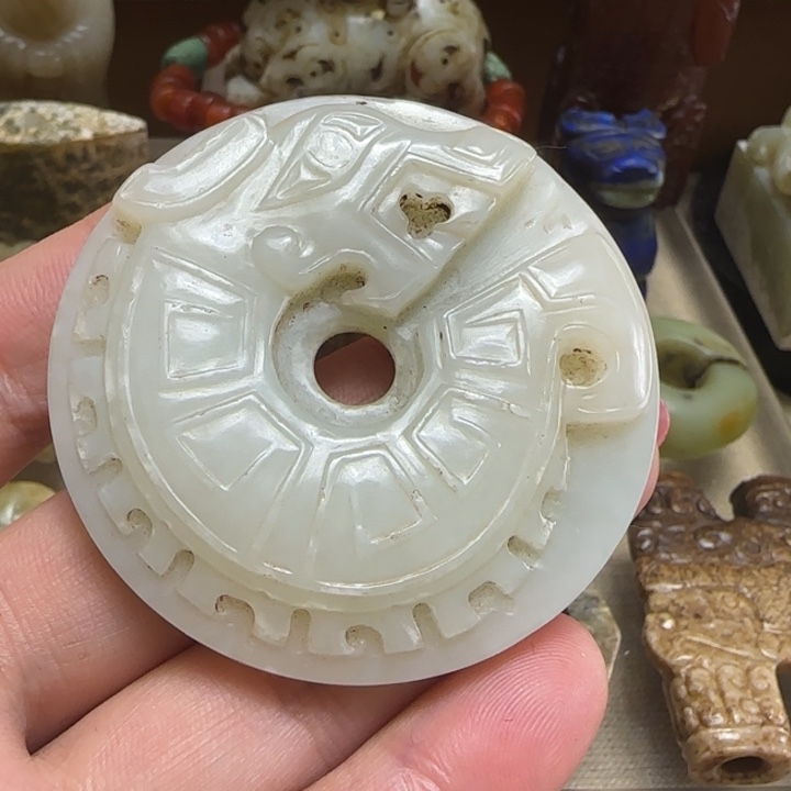 半***欢和田玉未镶嵌颈饰