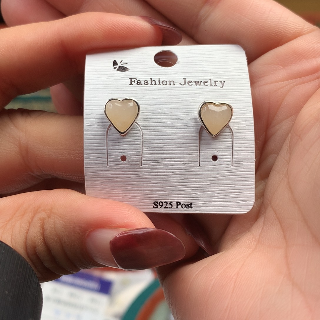 和田玉未镶嵌耳饰