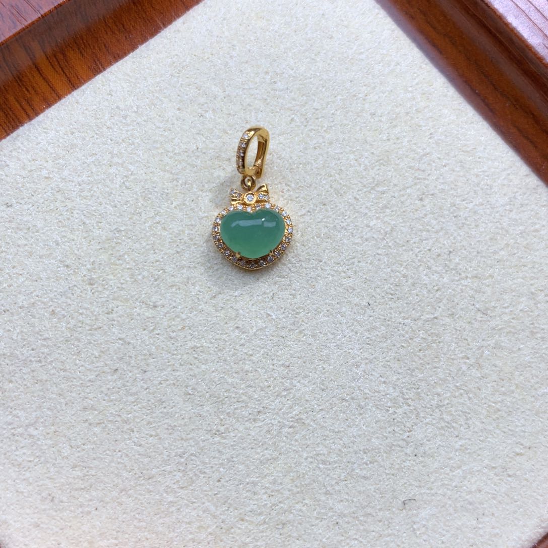 翡翠18K金镶嵌项链爱心