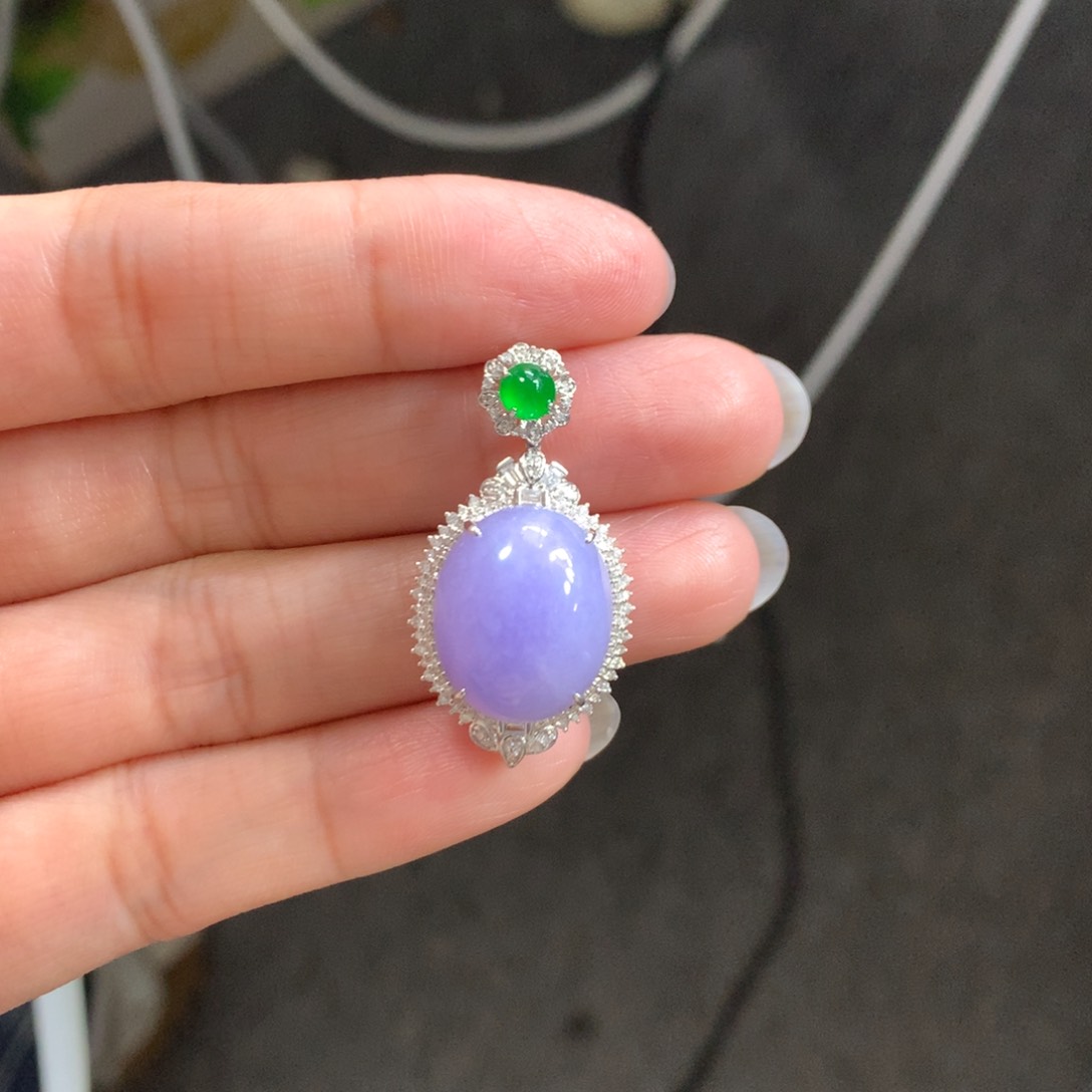 翡翠颈饰18K金镶嵌翡翠