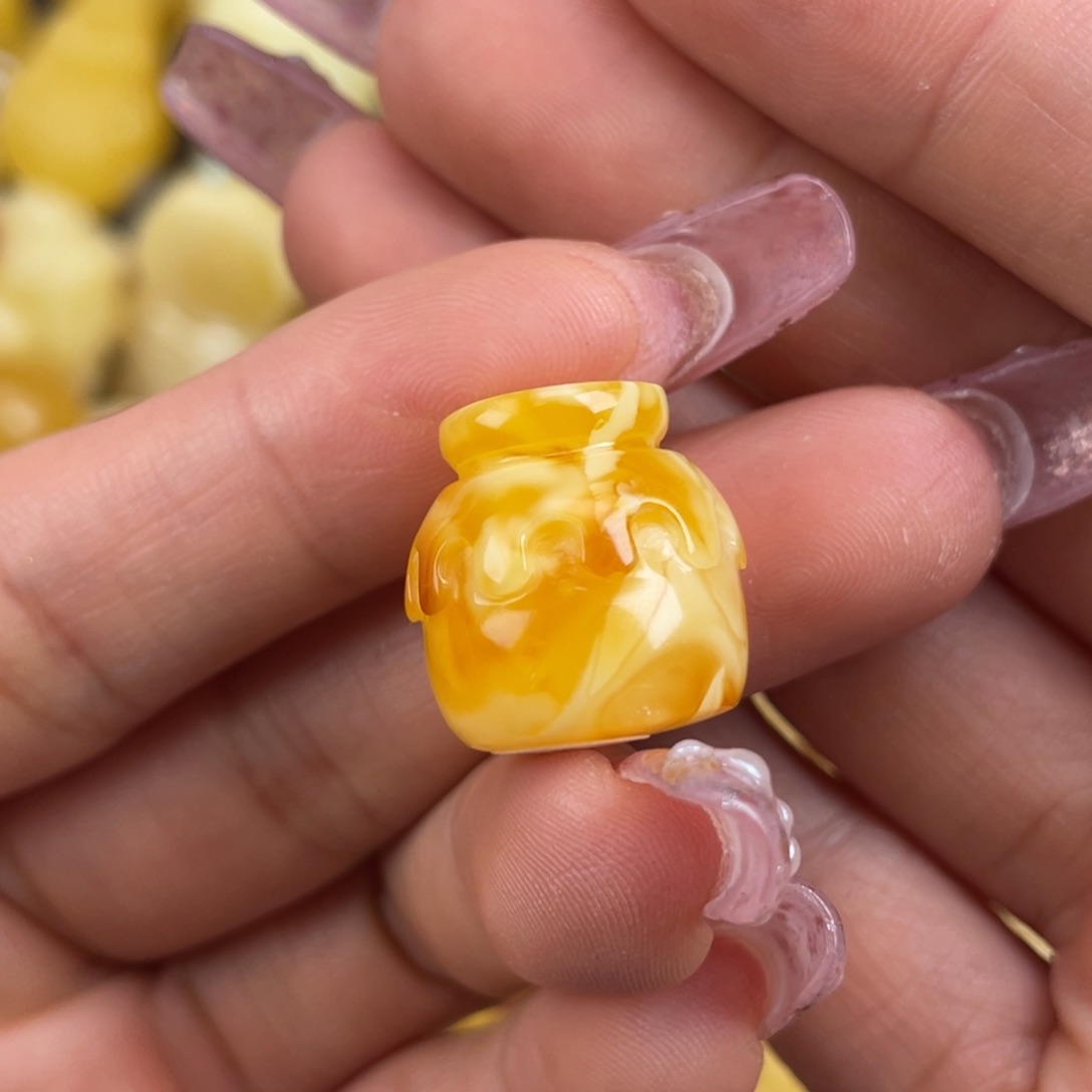 琥珀裸石未镶嵌蜜蜡