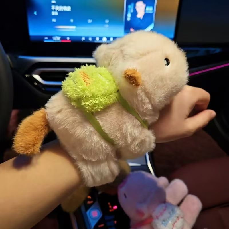 【进账】卡皮巴拉车载装饰摆件啪啪圈摇尾巴毛绒小玩偶可圈手腕公仔