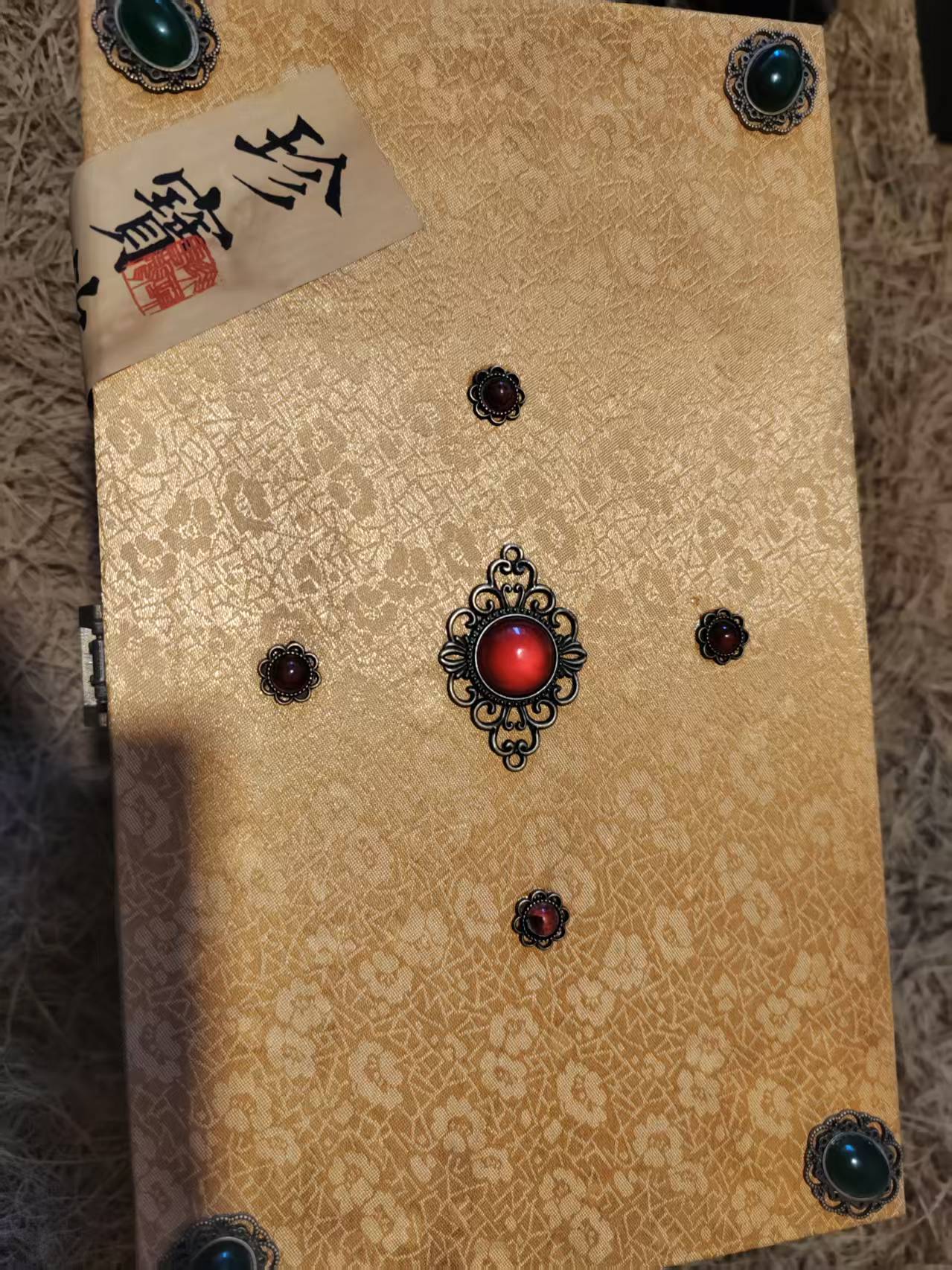 黄珠宝箱（流水摆件）