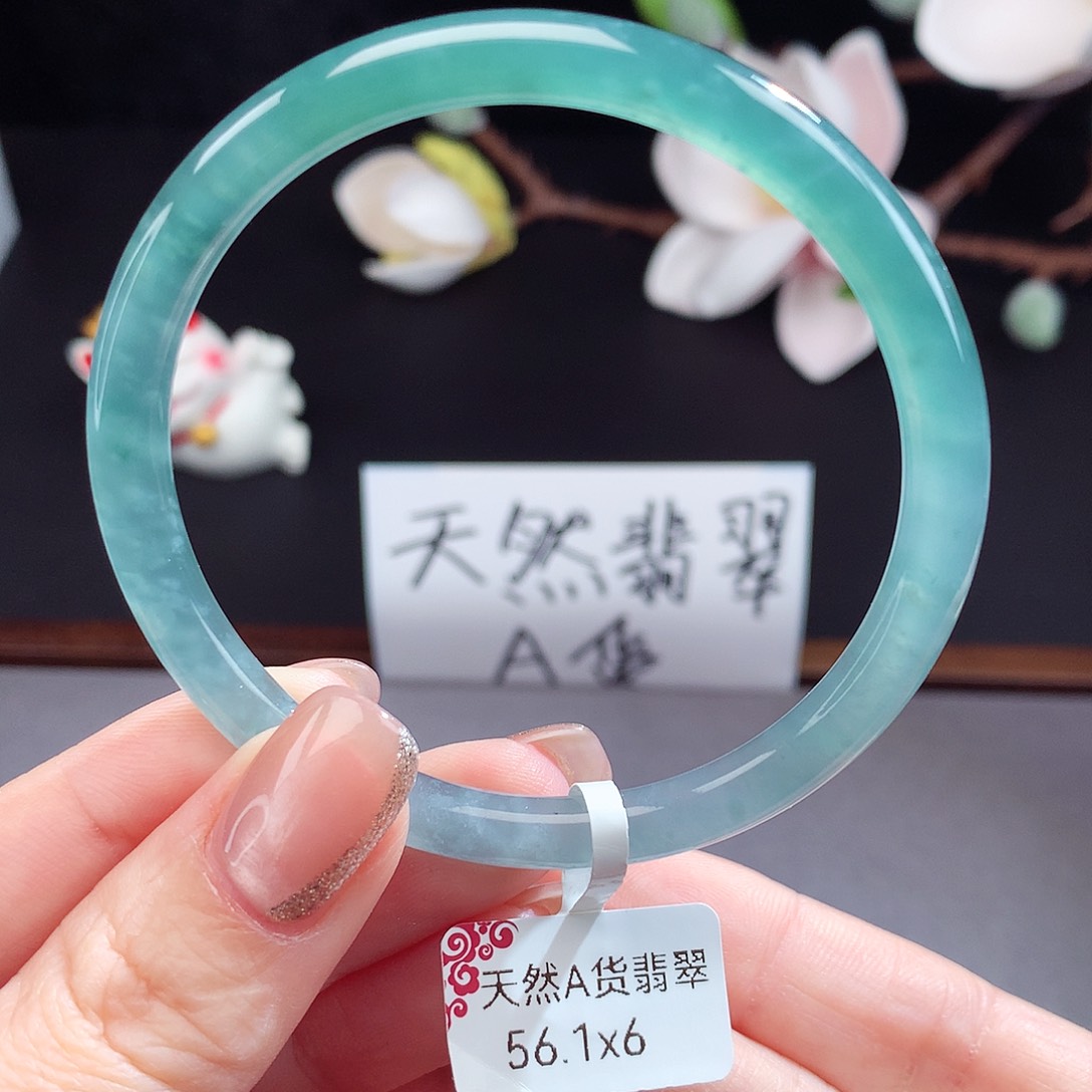 翡翠手镯（圆镯）未镶嵌