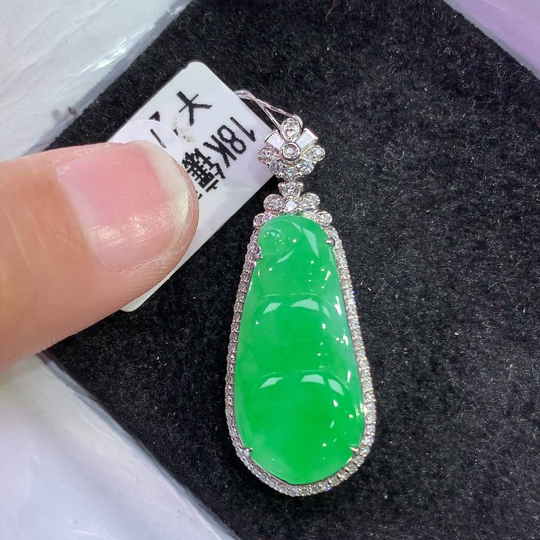 翡翠吊坠(赠链)18K金镶嵌