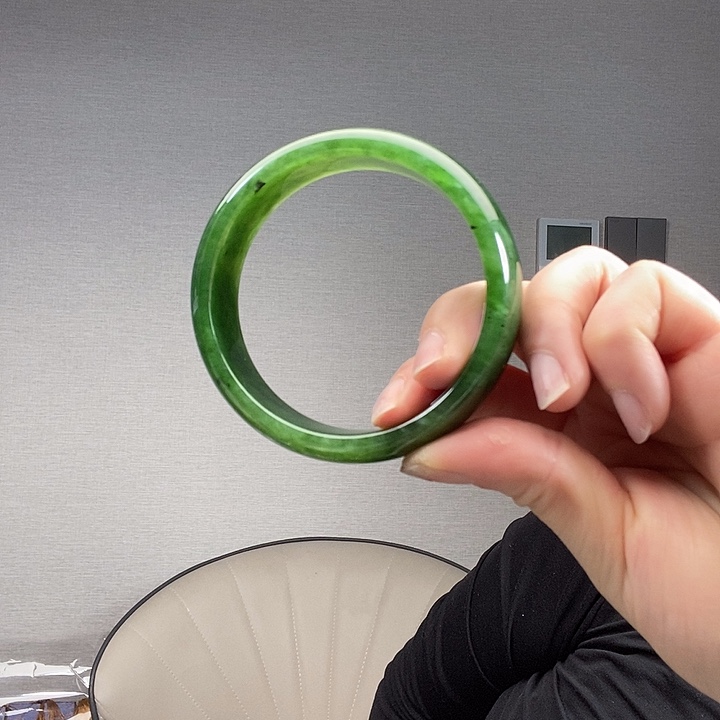 和田玉手镯未镶嵌用****❤