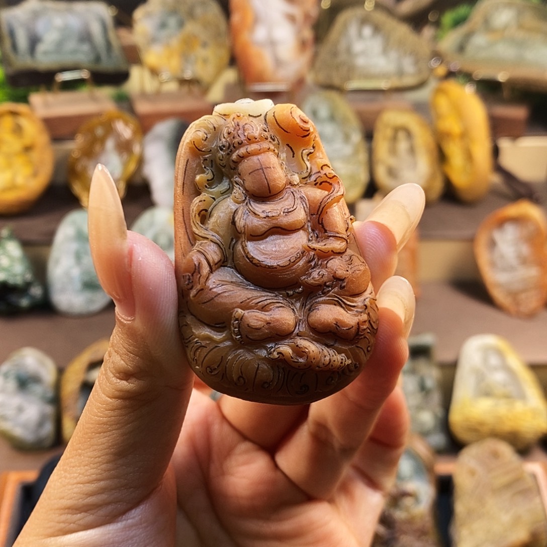 定制翡翠未镶嵌黄财