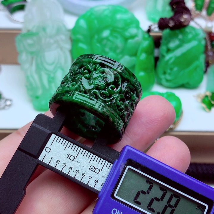 未镶嵌戒指翡翠戒指