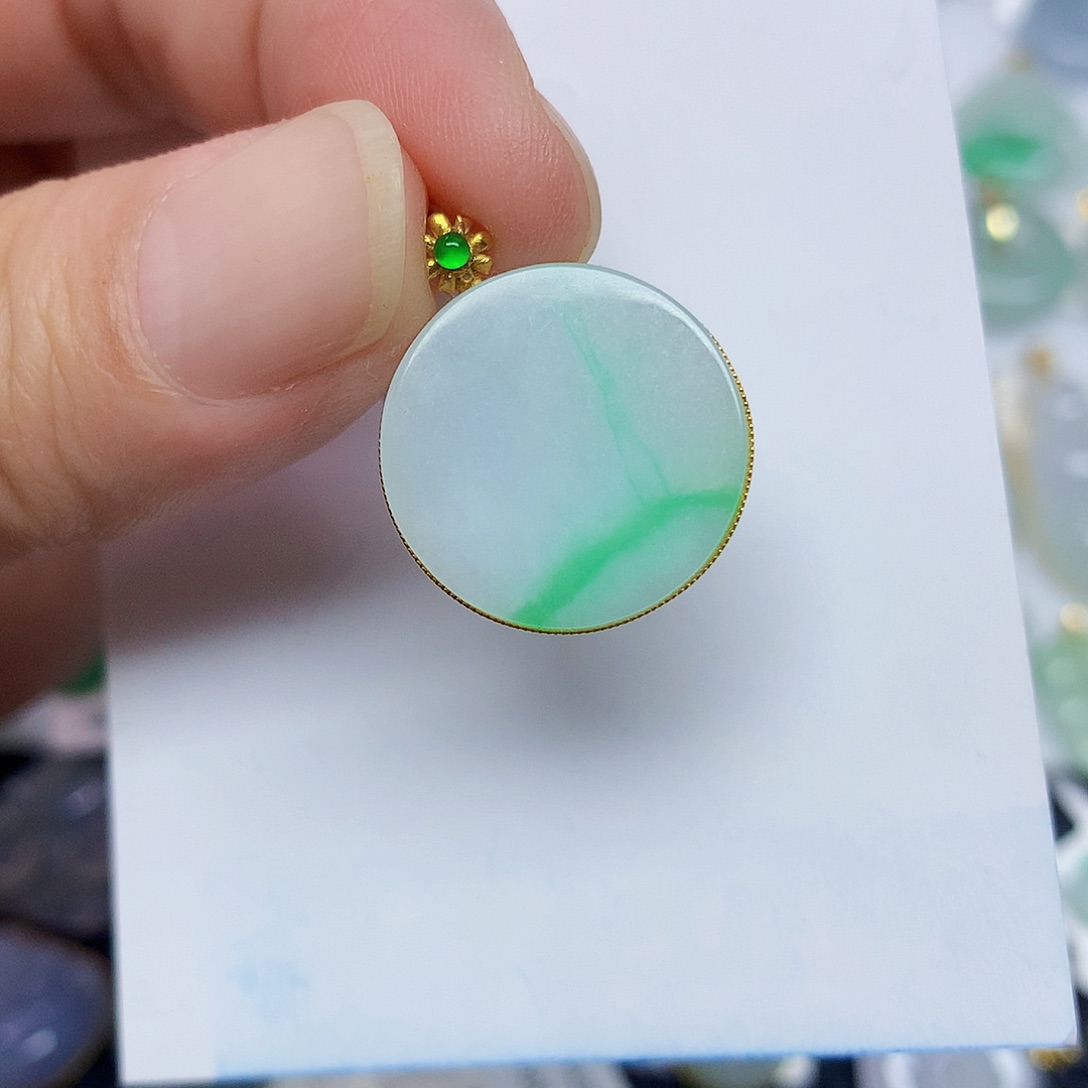 翡翠18K金镶嵌颈饰3677899