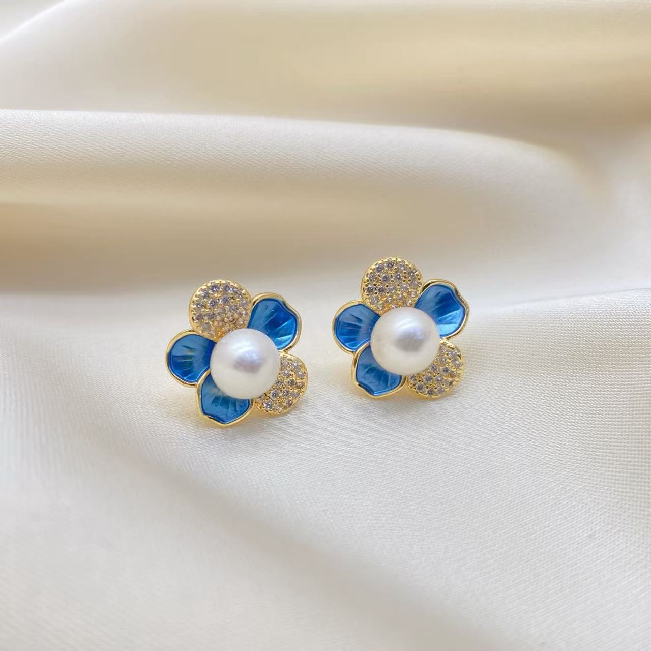 LH078【蓝色小花珍珠耳钉】气质轻奢时尚百搭复古法式小众精致