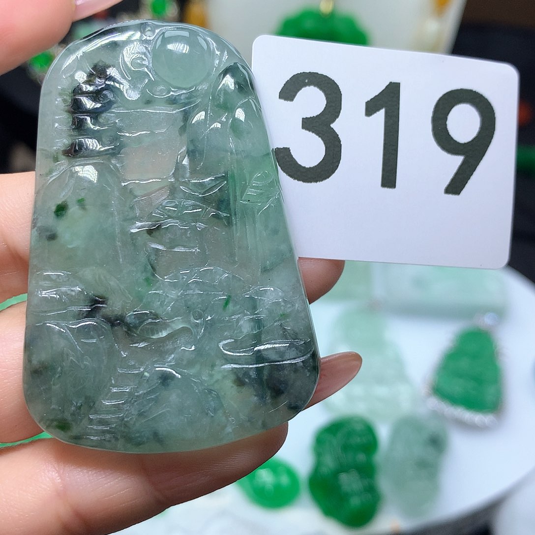 翡翠吊坠(赠链)未镶嵌