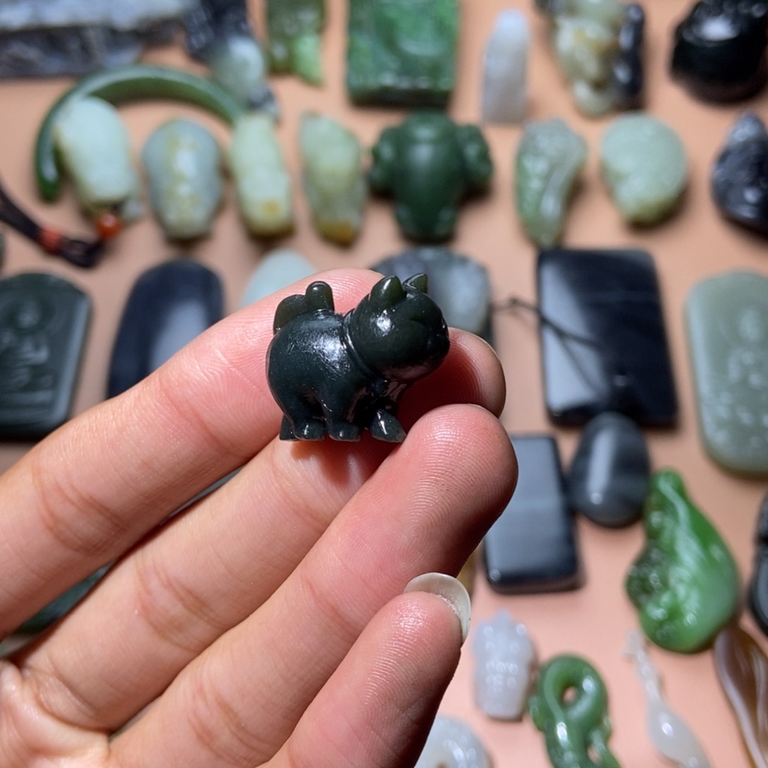 和田玉颈饰未镶嵌定制