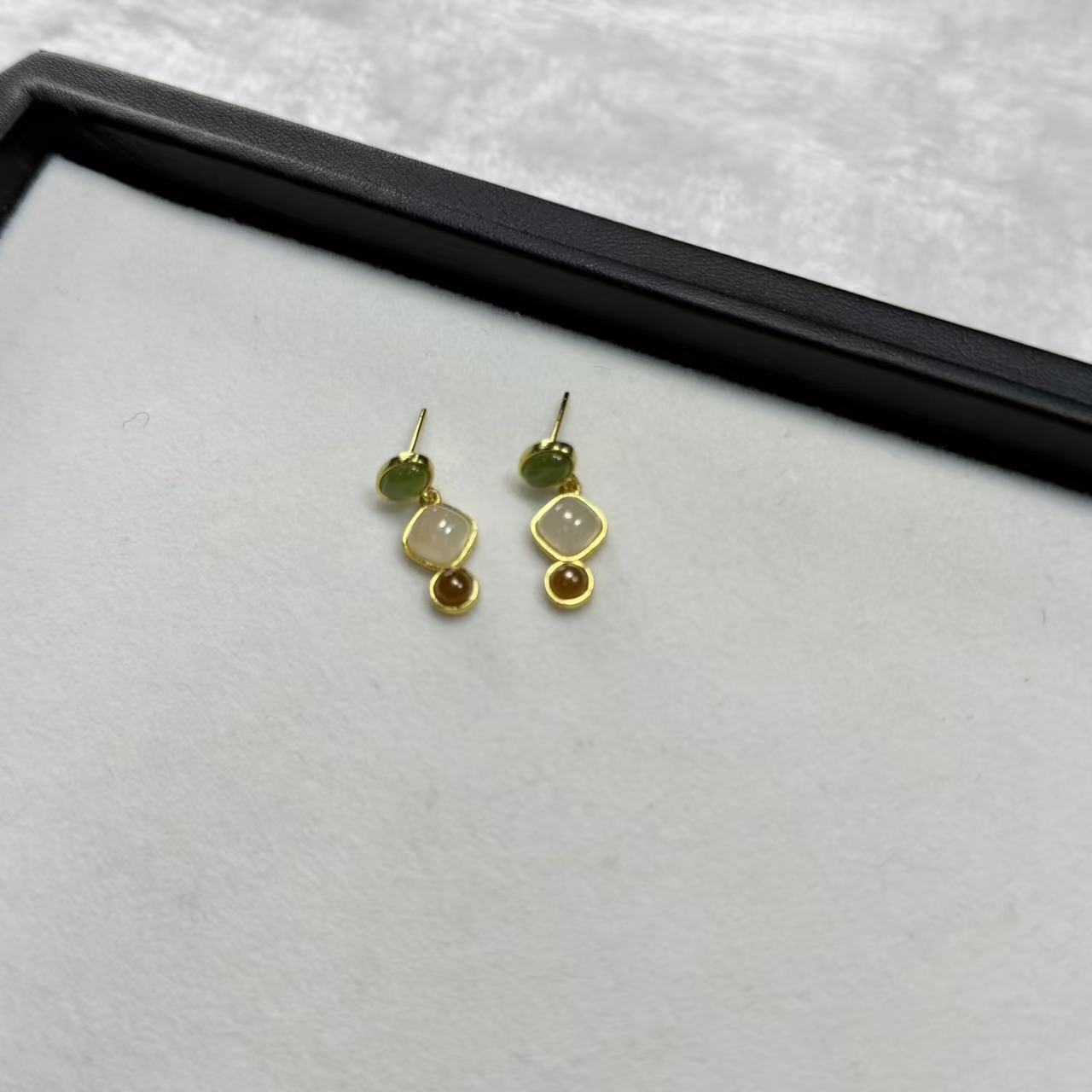 【睿泽赏宝】S925和田玉三色耳钉多样性/有瑕  KL0100103