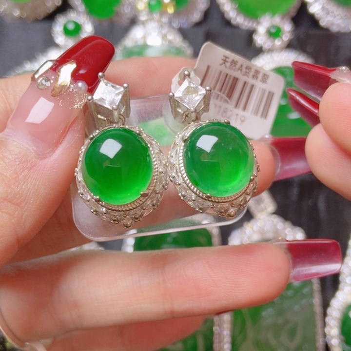 翡翠颈饰未镶嵌18219。