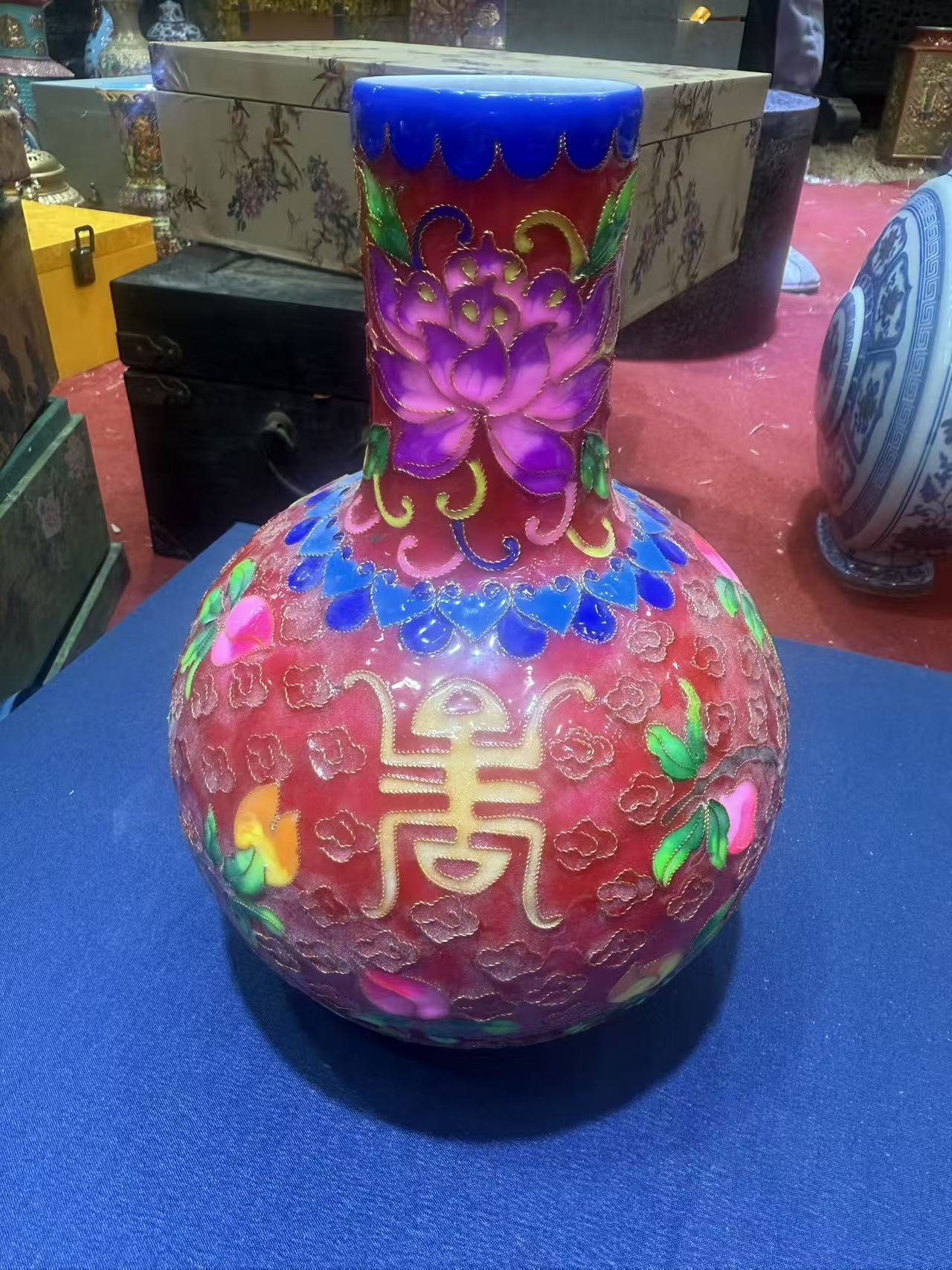 景德镇陶瓷景泰蓝寿桃石榴瓶