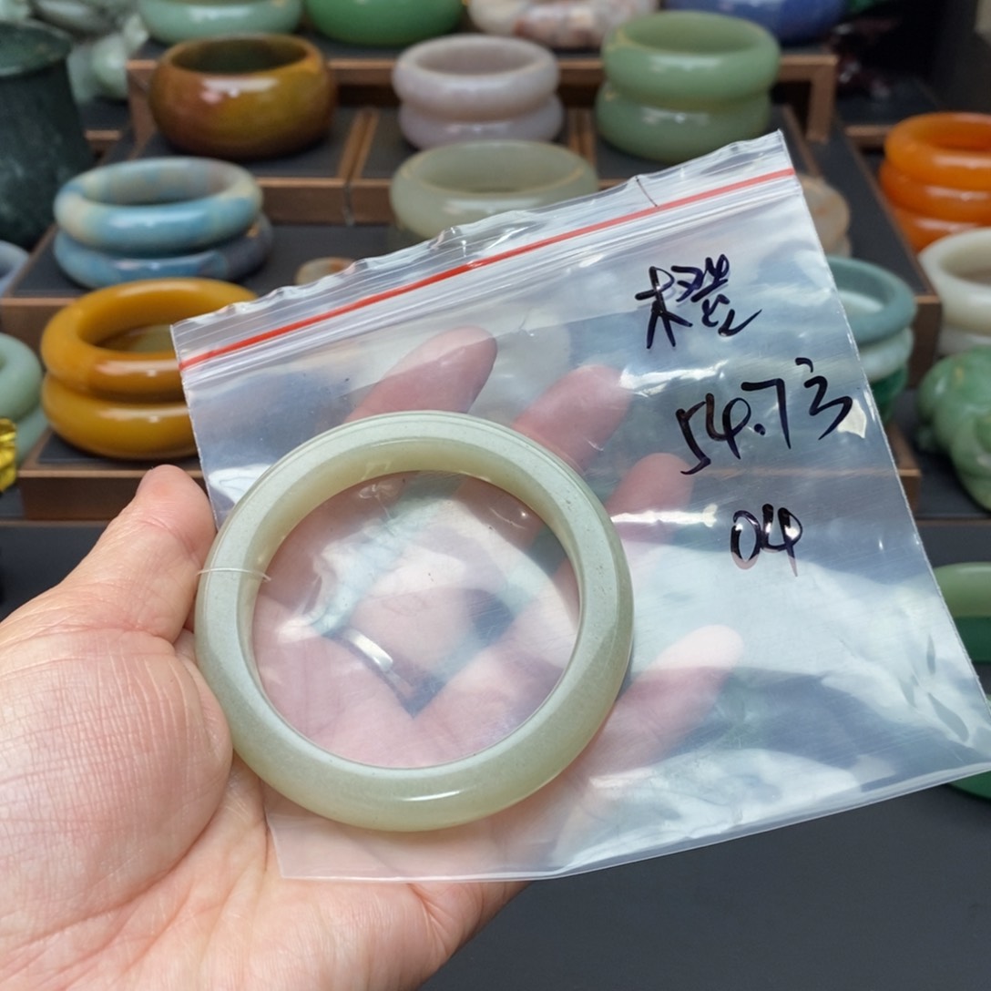 石英质玉手镯未镶嵌橙*?