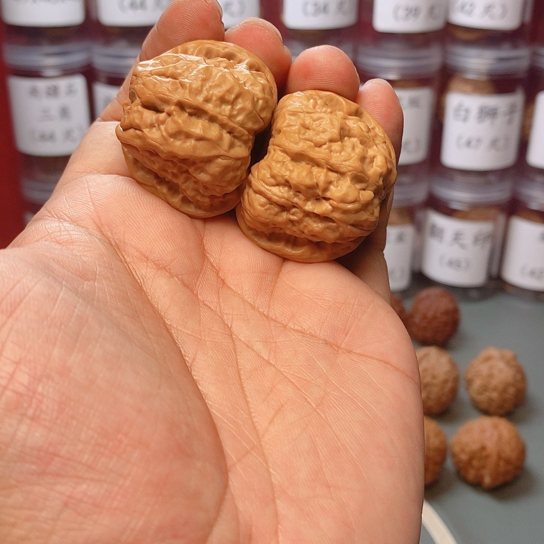 核桃把件?**?40尺寸蛤蟆头核桃