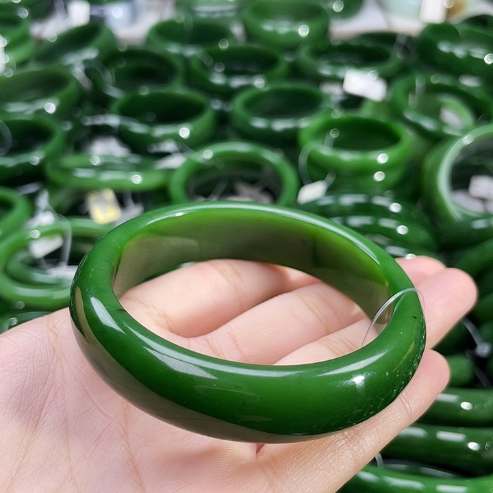 未镶嵌手镯和田玉（碧玉）