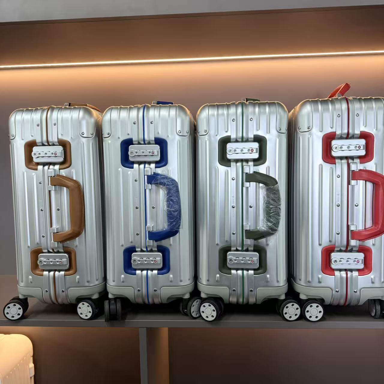 twist 行李箱 登机箱 旅行箱