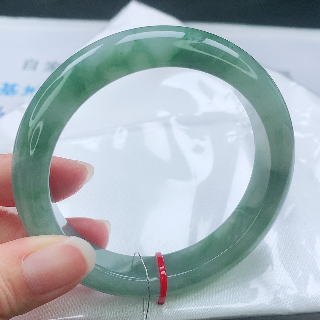 翡翠手镯未镶嵌58圈