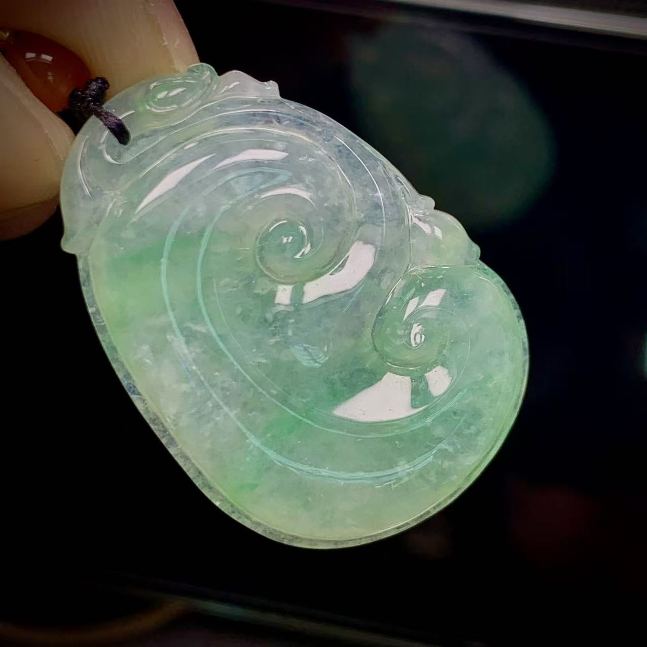 天然翡翠A货冰种飘花如意裸石上身大气美观